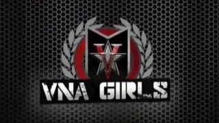Jessica Jaymes con Grandes Tetas se deja Estirar la Vagina por Alex Legend!